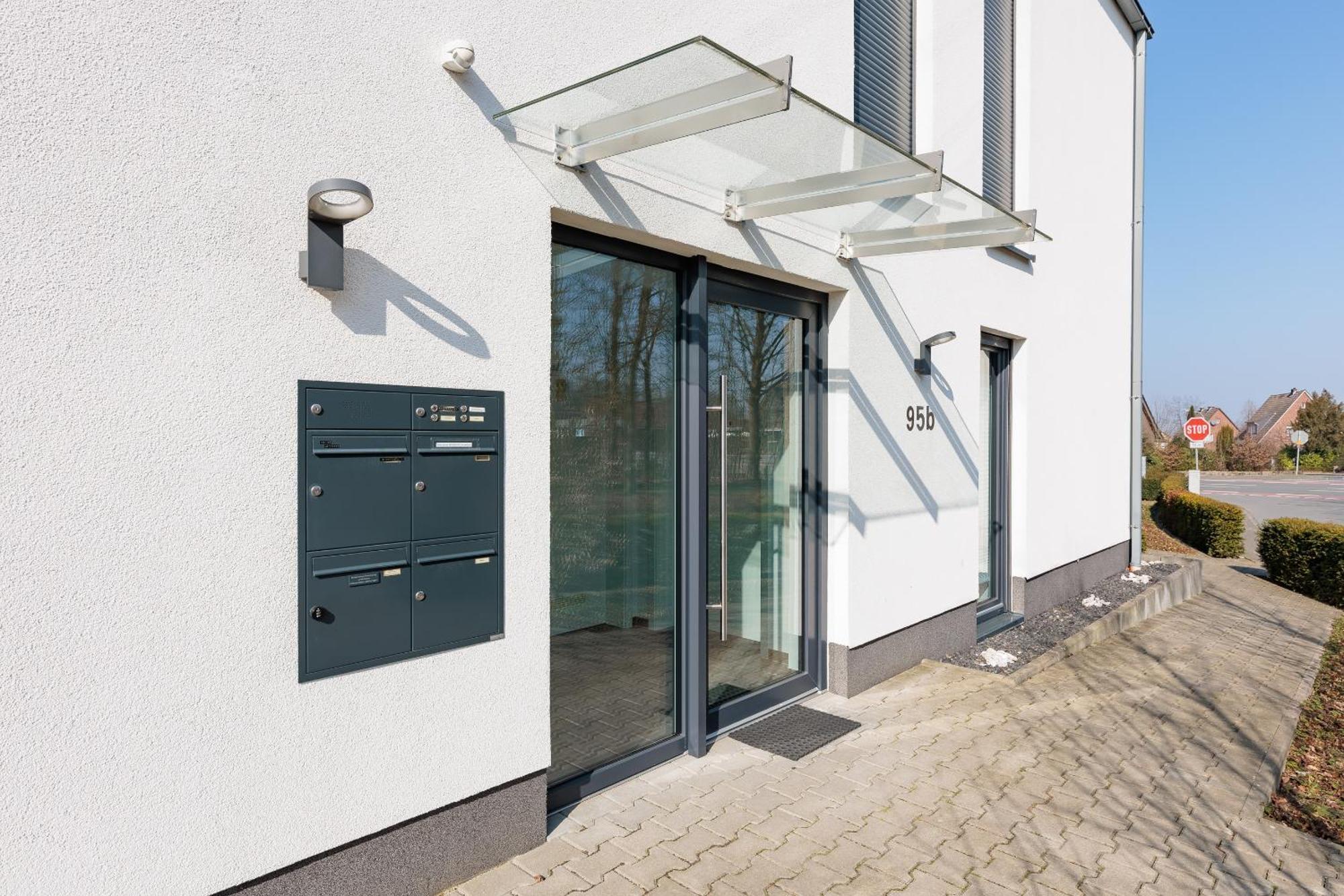 Apartment Zum Wohlfuehlen Mit 2 Zimmern I Garten I Terrasse I Kuechenzeile I Pkw-Parkplatz อิบเบนบูเริน ภายนอก รูปภาพ